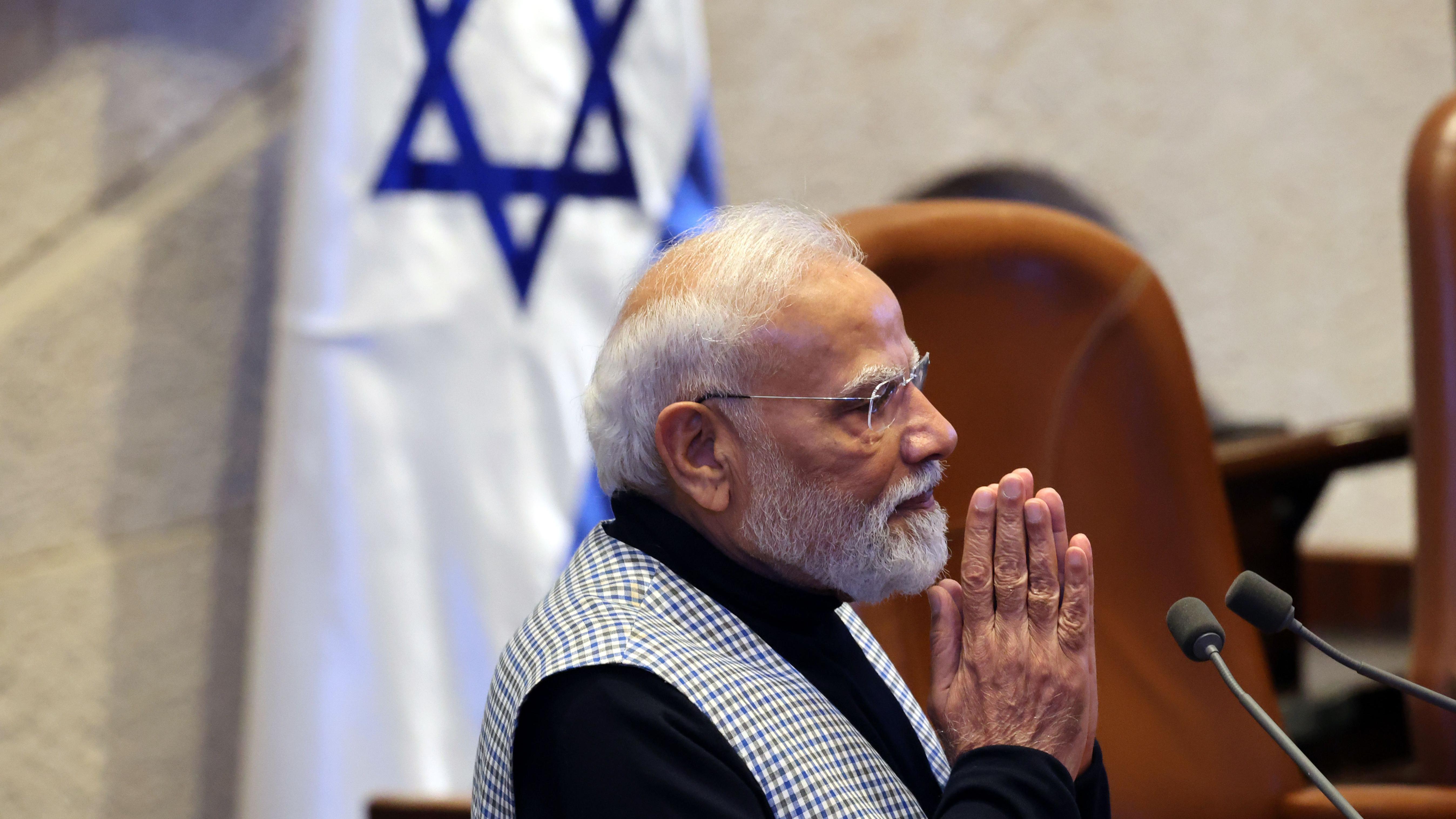 مودي يزور إسرائيل ويخطب أمام الكنيست: "الهند تقف إلى جانب إسرائيل بثبات وبقناعة راسخة"