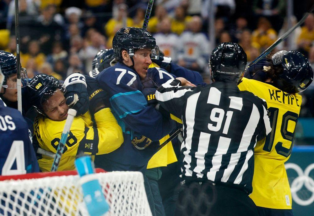 utakmica finske i švedske u hokeju na ledu na zimskim olimpijskim igrama, tuča u hokeju na ledu