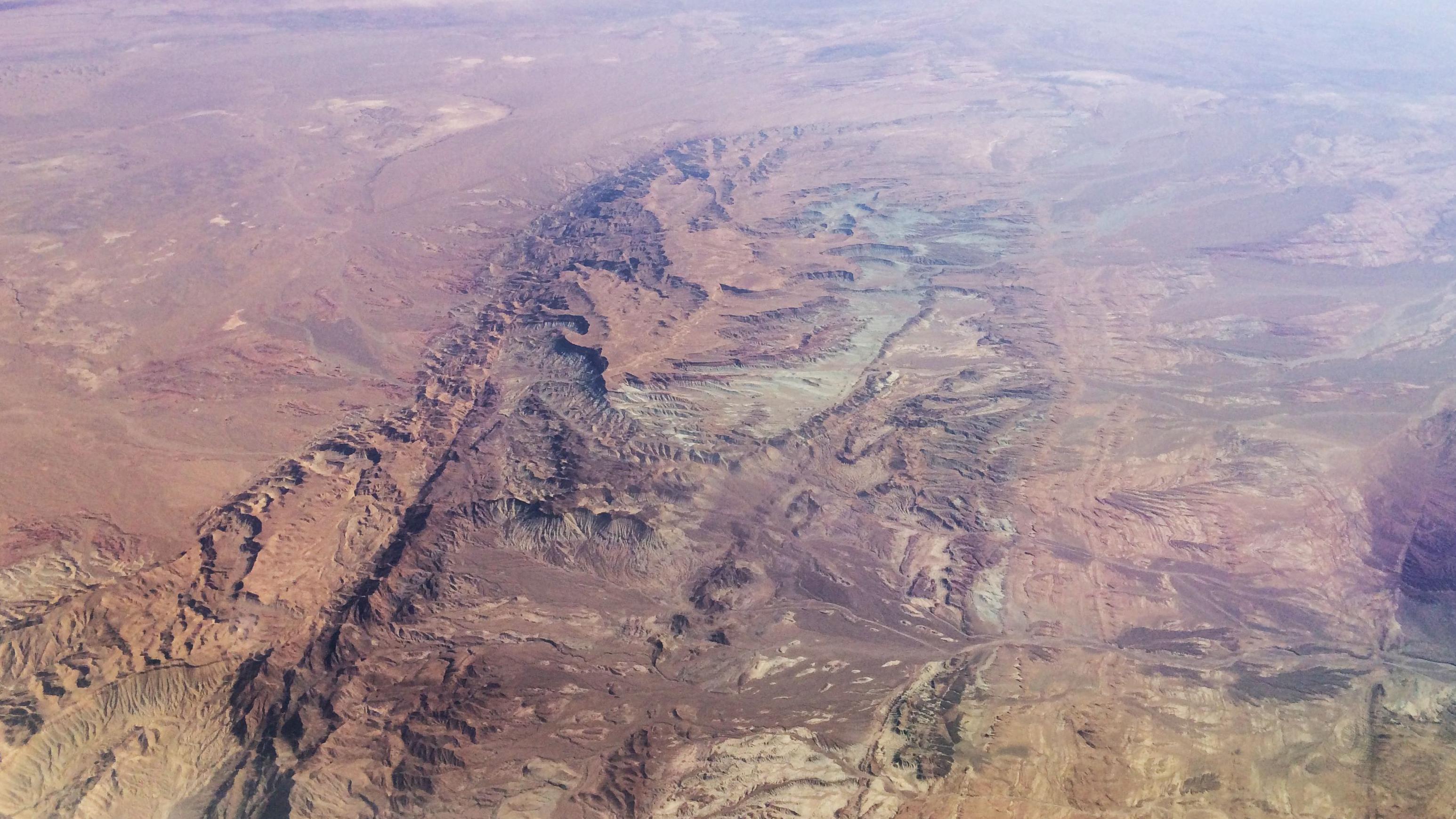 Una foto aérea del rugoso sistema montañoso de Zagros, en Irán