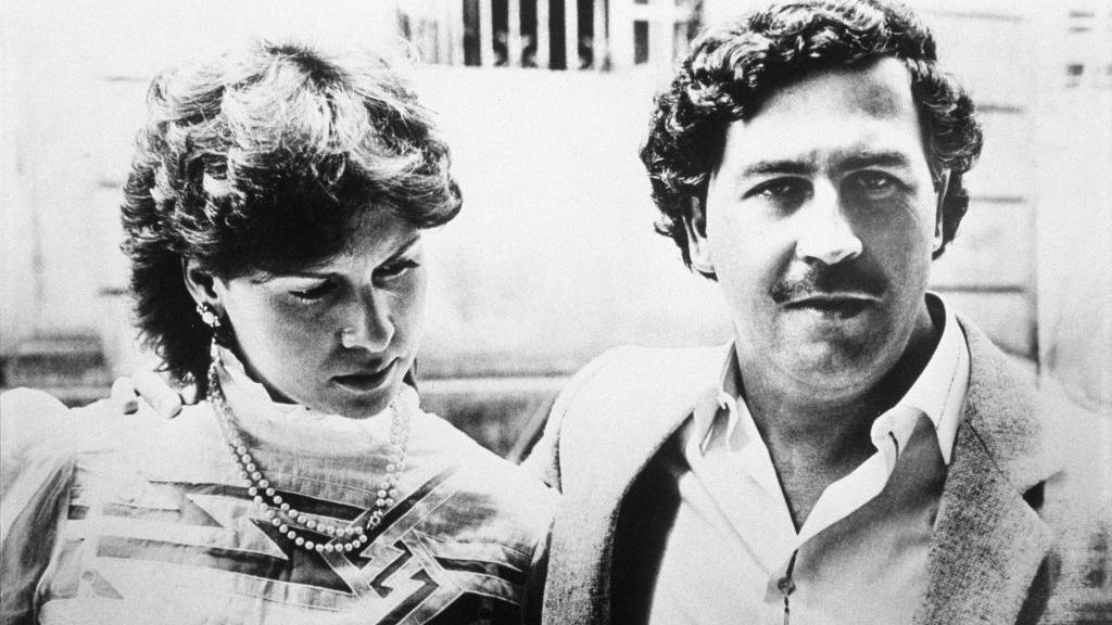 بابلو إسكوبار مع زوجته