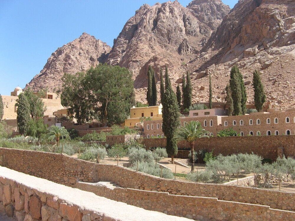 دير سانت كاترين في مصر يثير القلق في اليونان 2 دير سانت كاترين