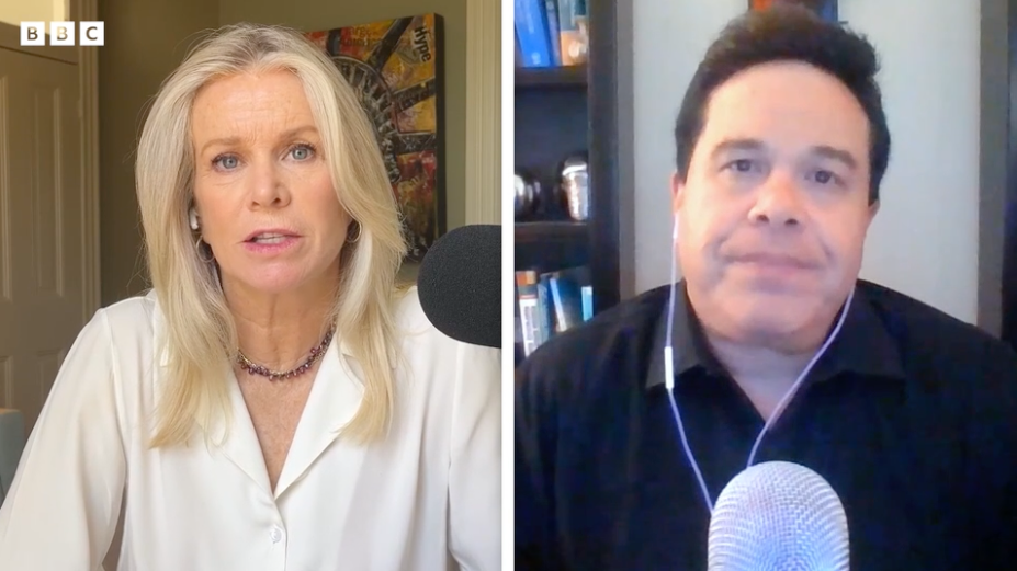 Katty Kay entrevistando a Roberto Olivardia.