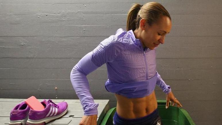 جيسيكا إينيس هيل