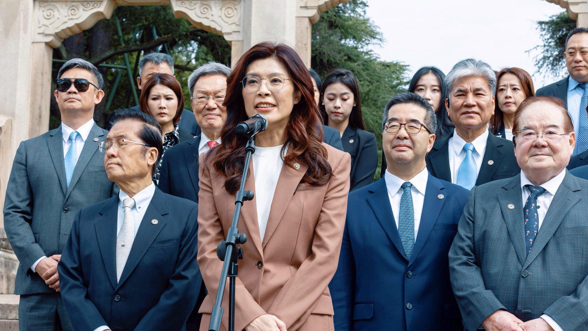 鄭麗文到南京中山陵謁陵後，發表長達18分鐘的演講。