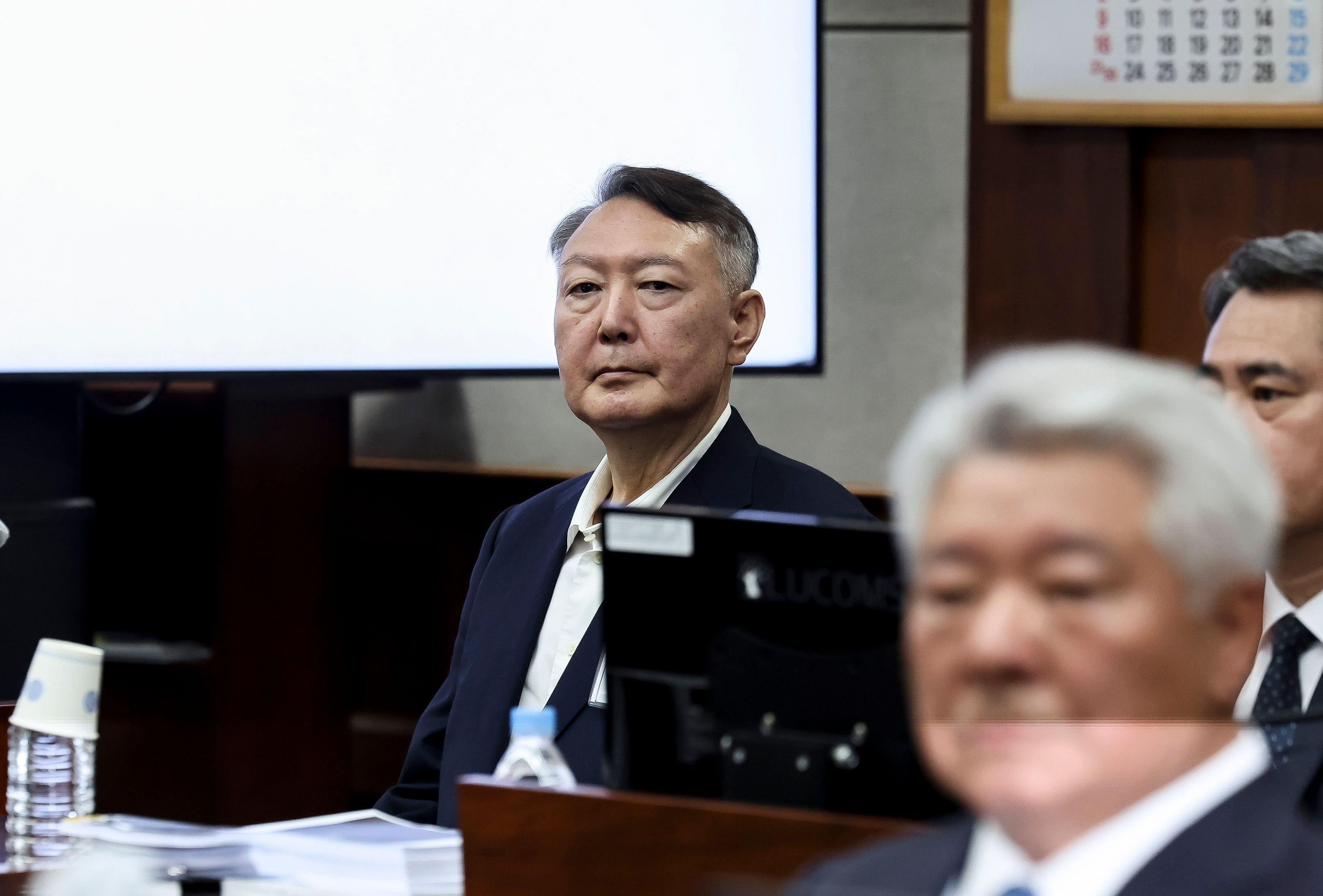 재판정에 앉아있는 윤석열 전 대통령
