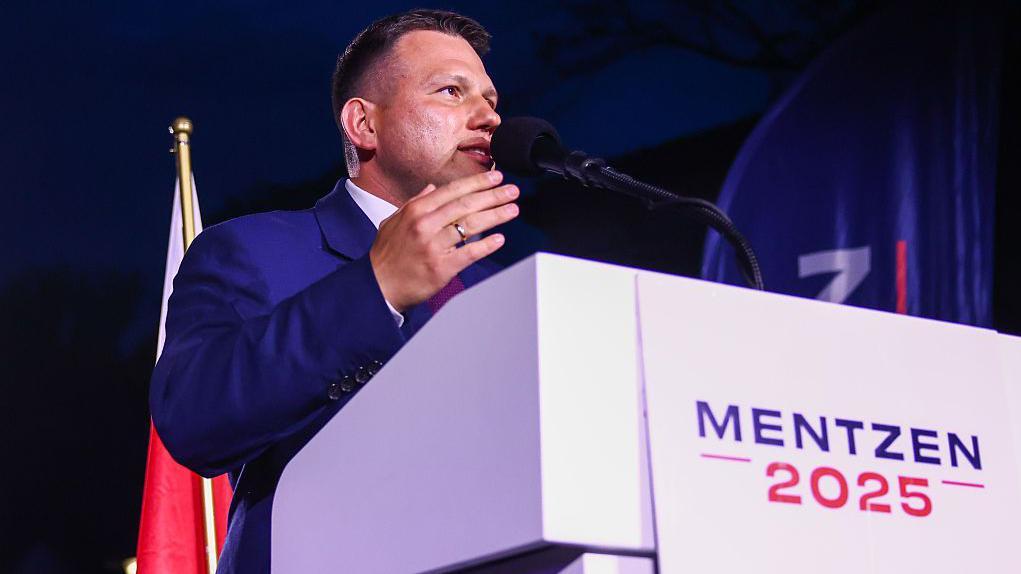 Славомір Менцен