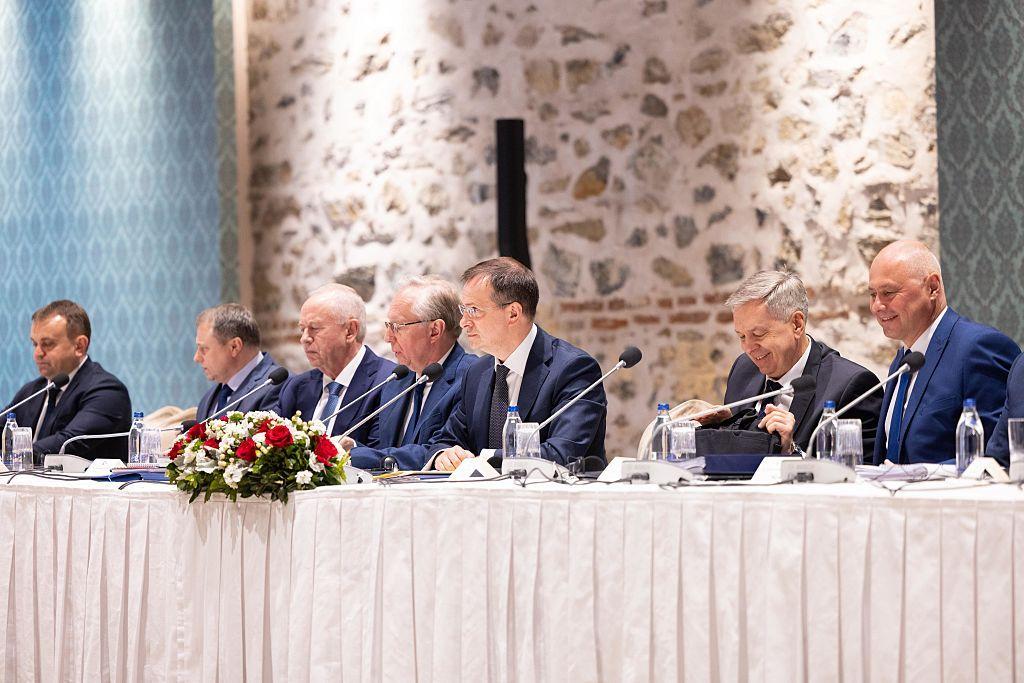 La delegación de Rusia en las negociaciones en Estambul