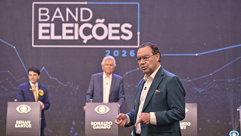 Augusto Cury fala em debate da Band, Caiado e Renan Santos ouvem ao fundo 