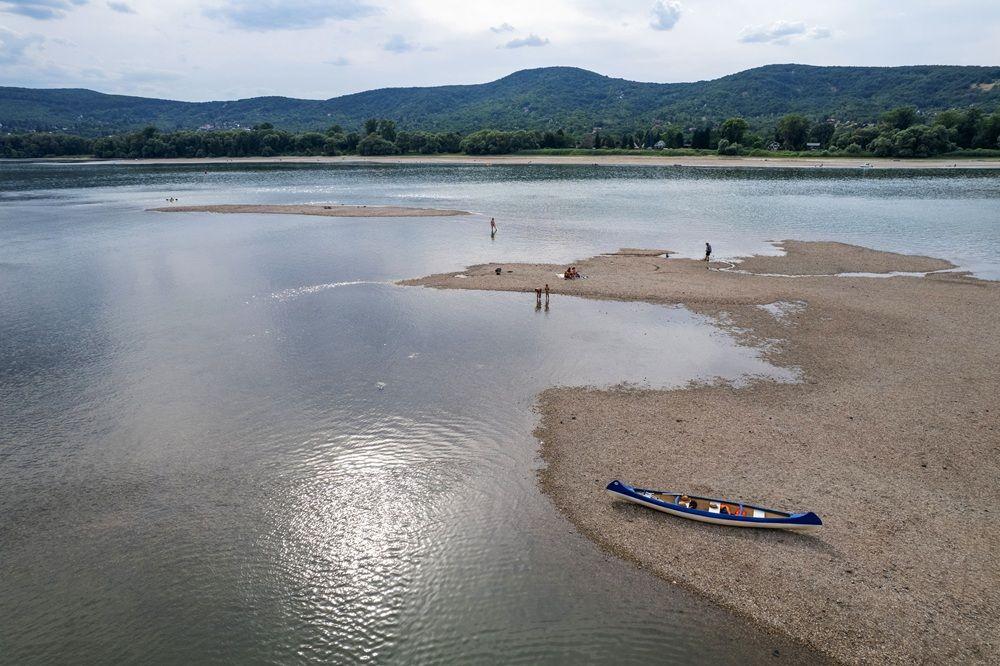 Veliki Dunav trenutno kao potok - u fotografijama 7 nizak vodostaj dunava u Mađarskoj, dunav, vodostaj dunava, nivo dunava