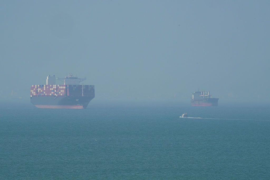 Navios no Estreito de Ormuz