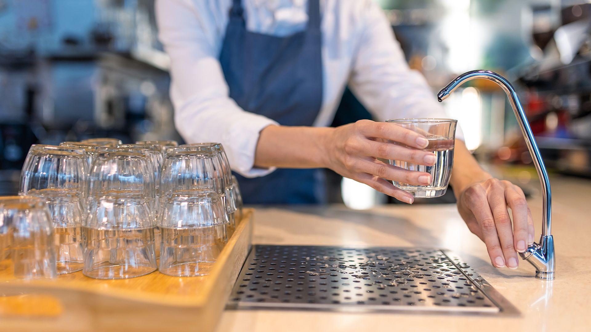 Hotels can refuse tourists tap water, Italys top court rules