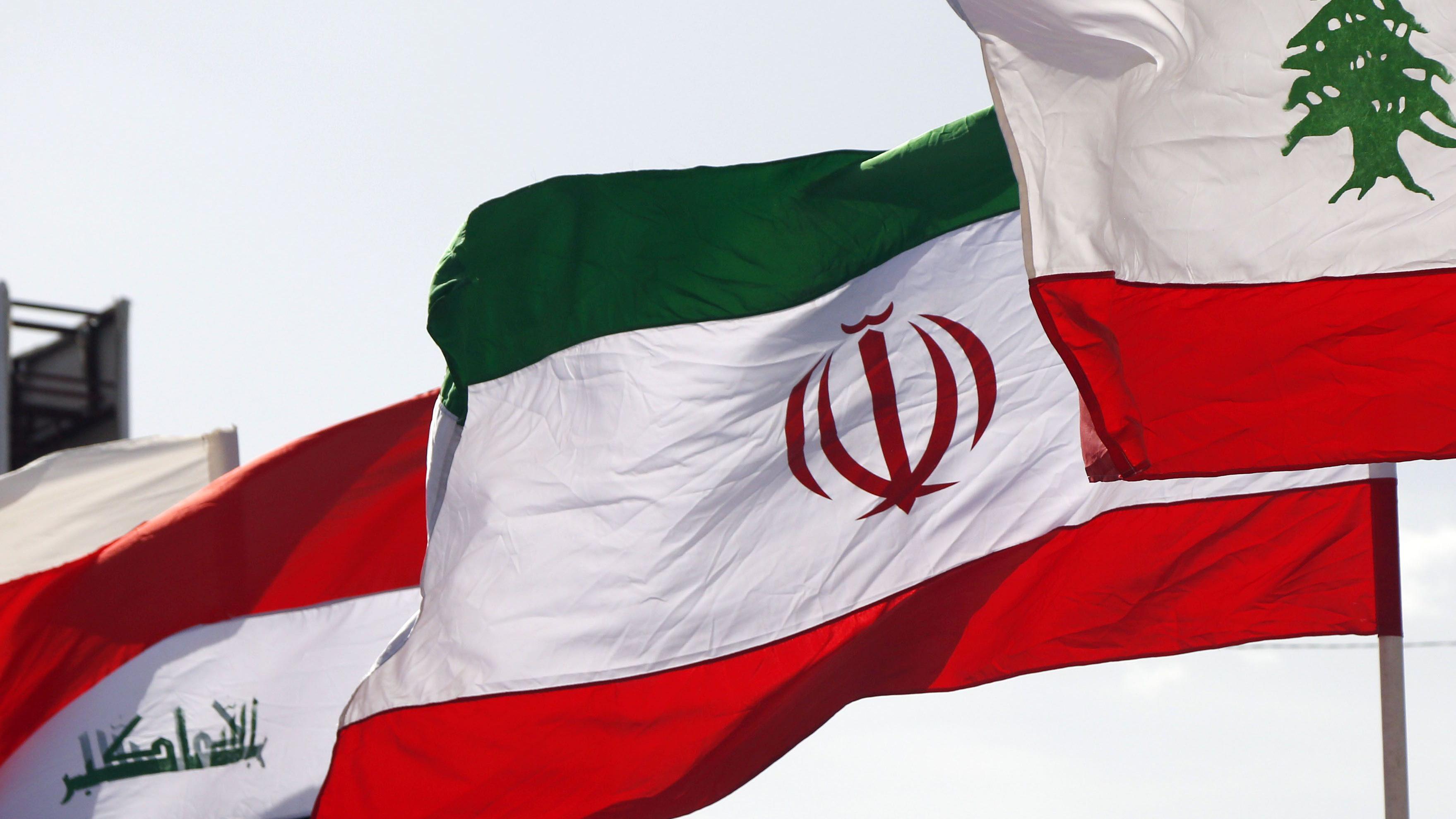 حين تصطدم إيران بإسرائيل، العالم يختار كلماته بعناية 5 أعلام كل من ايران وأميركا واسرائيل