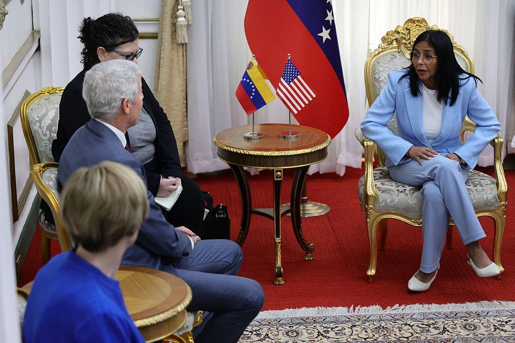 Delcy Rodríguez reunida con altos funcionarios de EE.UU. en febrero pasado.