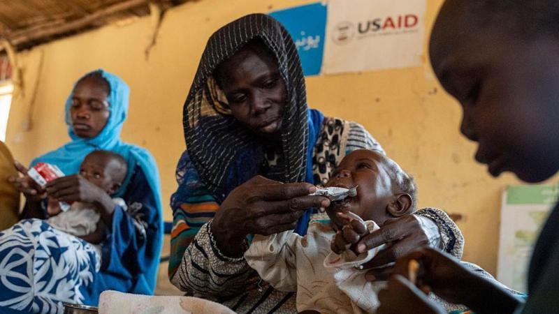 أمهات وأطفال 