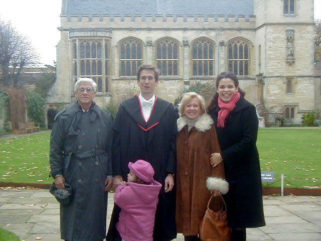 Santiago Schnell y su familia en Oxford.