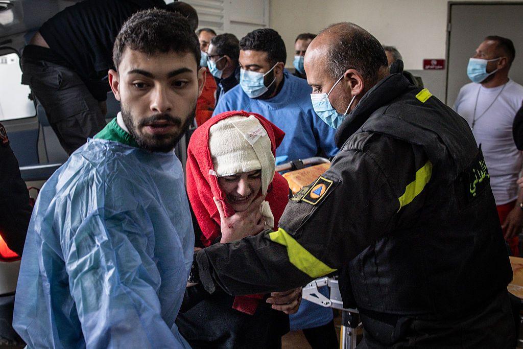 Heridos en un hospital tras el ataque israelí.