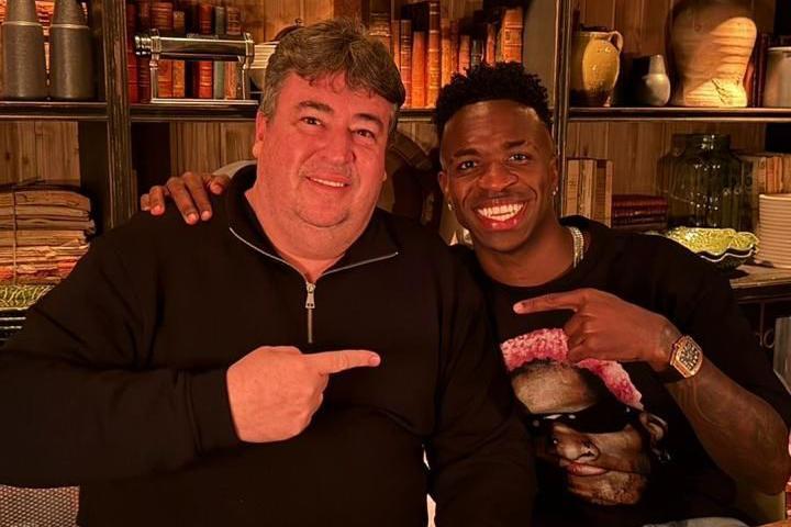 Cacau e Vini Jr