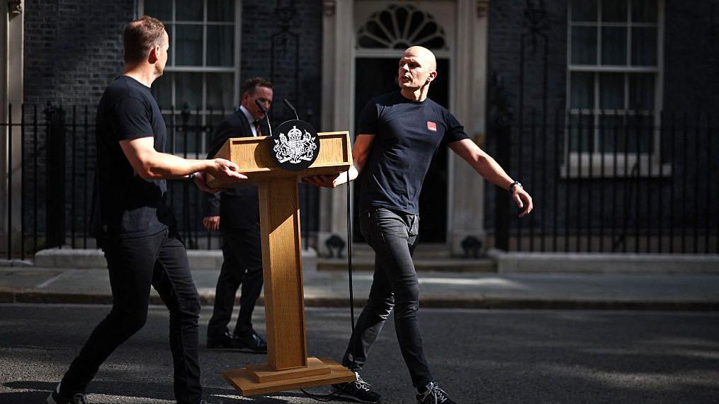 Starmer to give statement in Downing Street shortly as PM expected to set out resignation plans