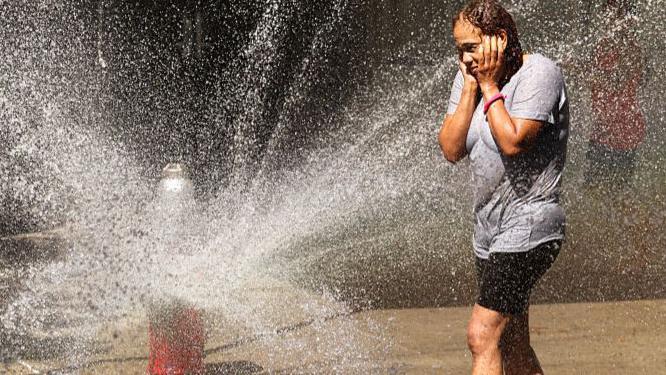 Dangerous heatwave scorches US ahead of Fourth of July holiday 