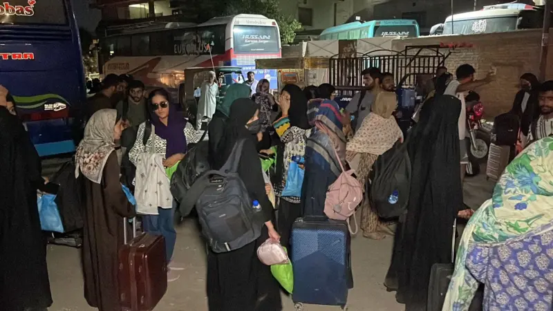 پاکستانی حکام کے مطابق اب تک 460 سے زیادہ طلبہ زاہدان اور چاہبہار کے راستے پاکستان پہنچے ہیں