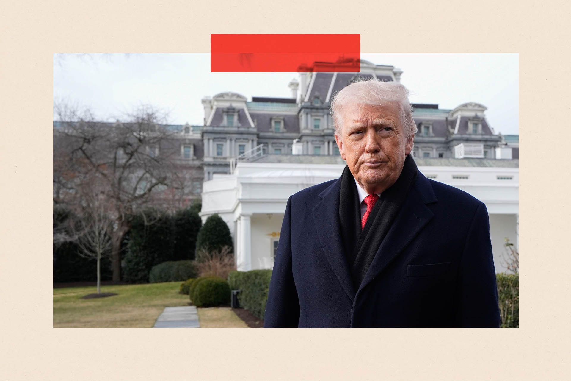 Američki predsednik Donald Tramp pozira u crnom kaputu