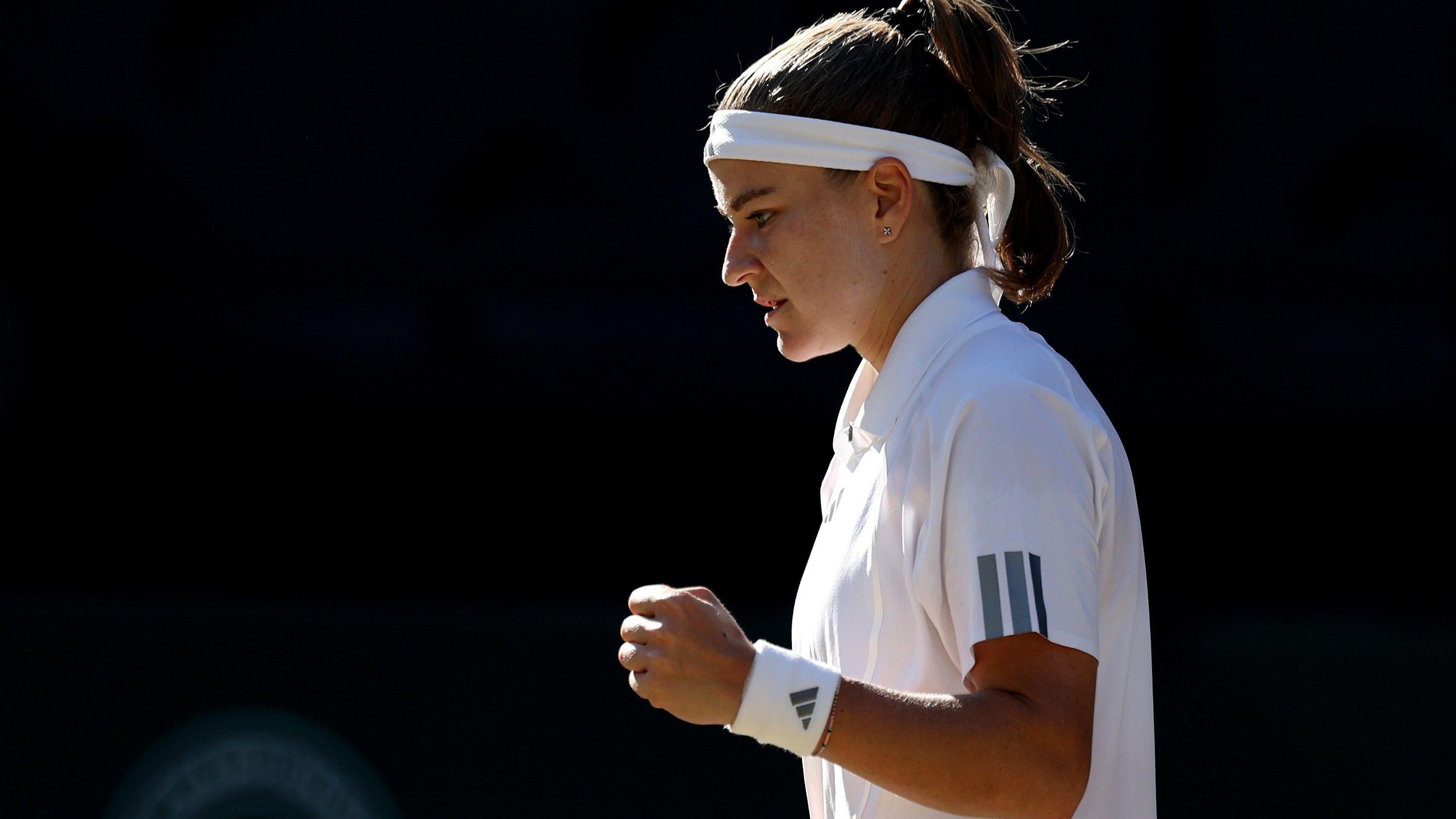 Watch Wimbledon: Muchova levels second set after Noskova misses five championship points