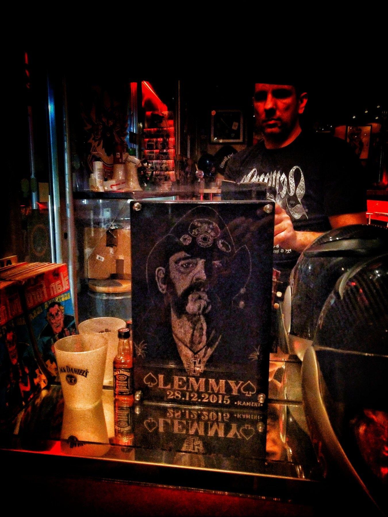 Lemijeva spomen-ploča u beogradskom klubu i Željko Jezdimirović