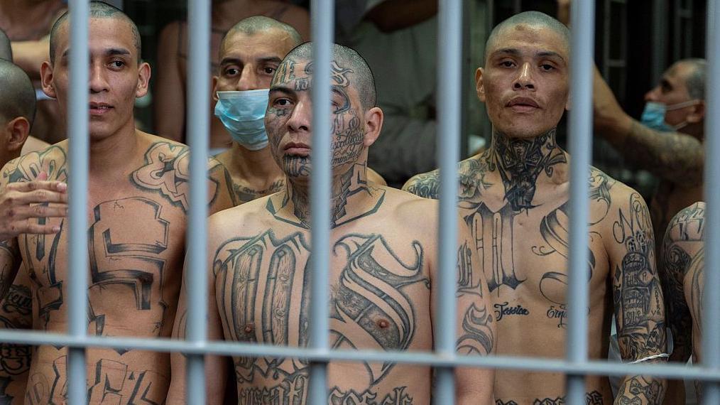 Encarcelados en el Cecot, El Salvador.