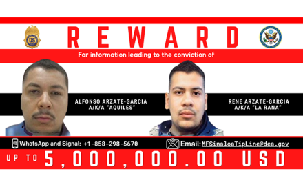 Cartaz oferecendo recompensa por informa&ccedil;&otilde;es sobre o paradeiro de irm&atilde;os que fazem parte da lideran&ccedil;a do Cartel de Sinaloa
