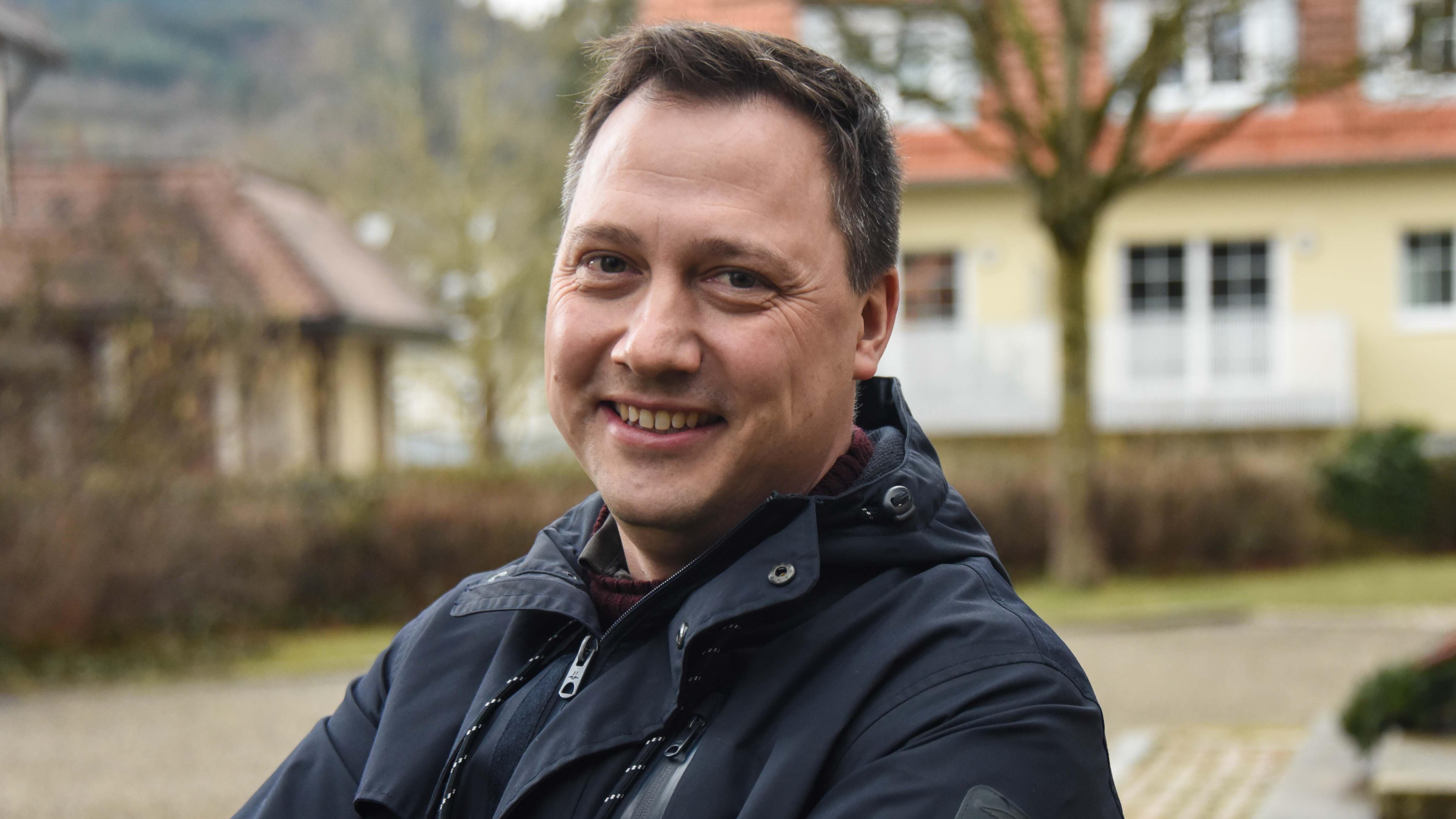 Handirk von Ungern-Sternberg sonríe a cámara