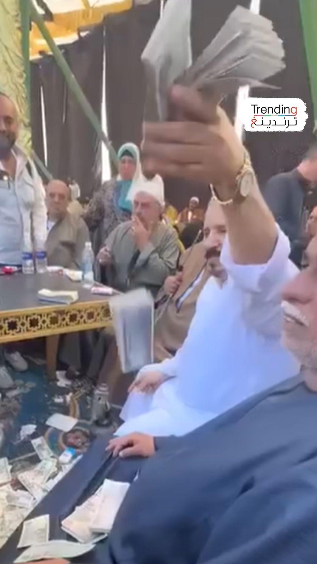 مليون جنيه "نقطة" تشعل الجدل بمصر 