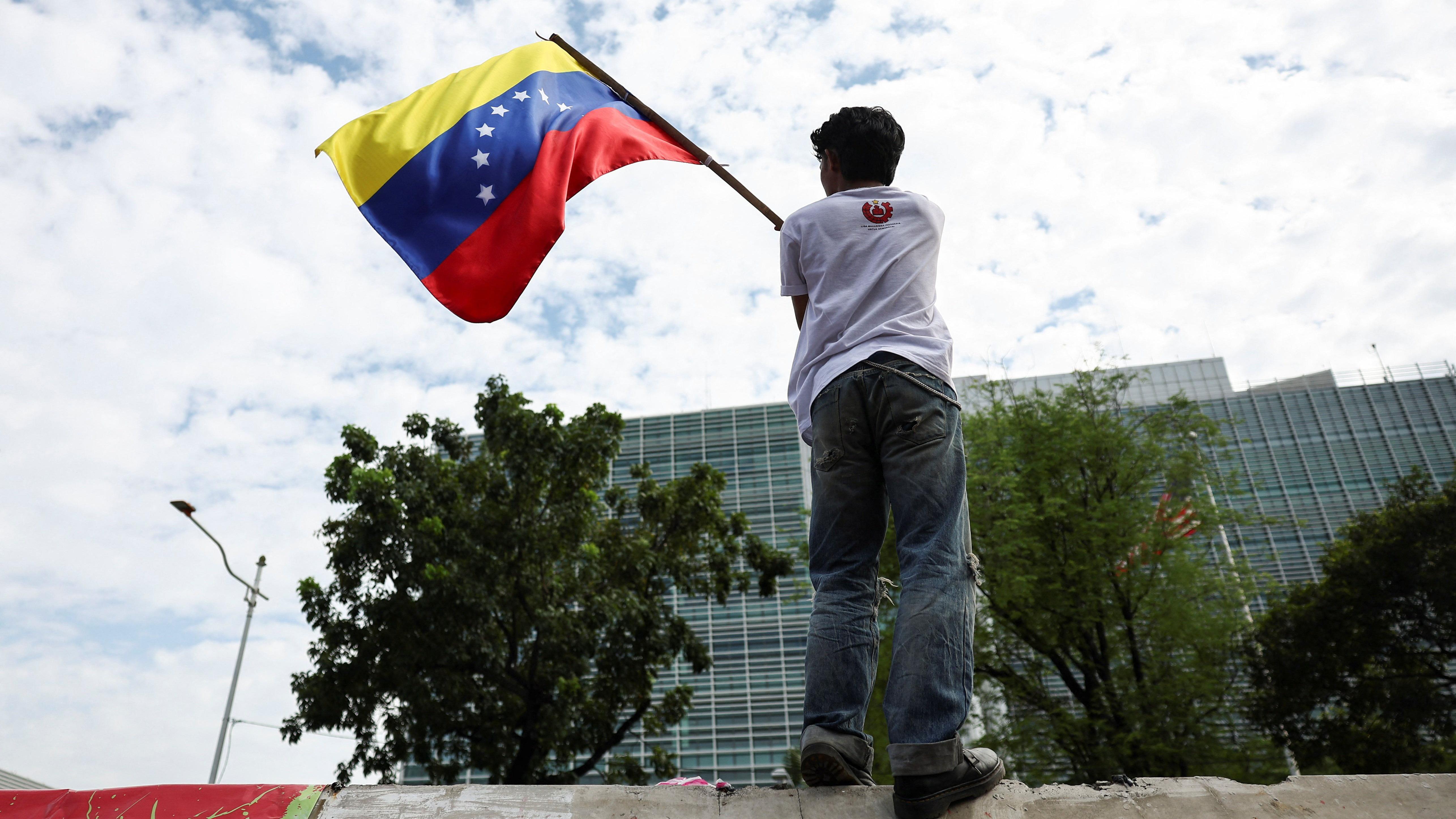 Fear in the streets: Venezuelans uncertain about what might happen next