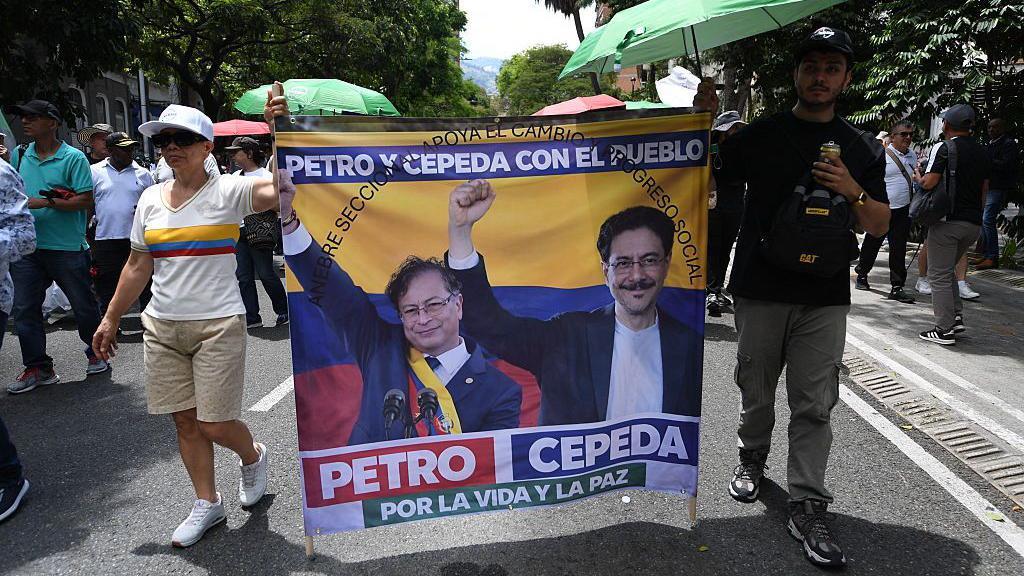 Seguidores de Petro y Cepeda durante una marcha en mayo de 2026.