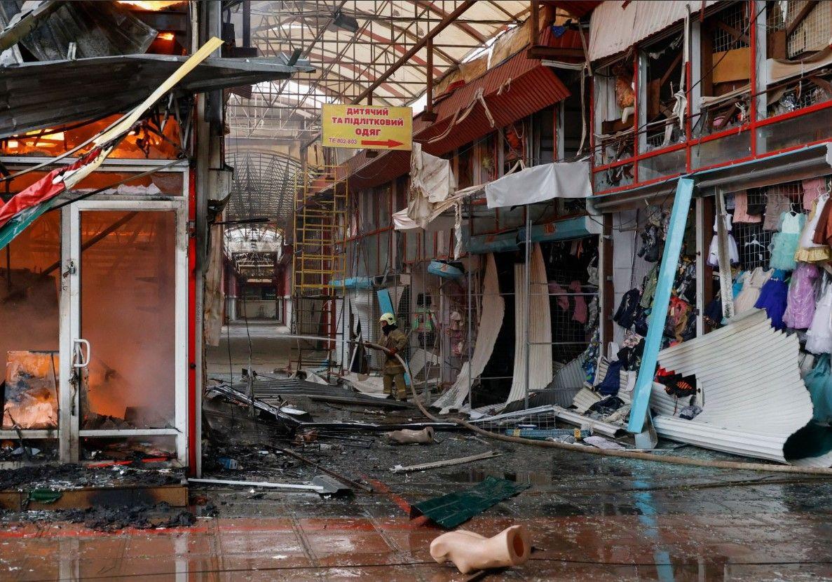 عواقب هجوم روسي وقع ليلة أمس الإثنين في مدينة خاركيف بأوكرانيا - 6 مايو 2025