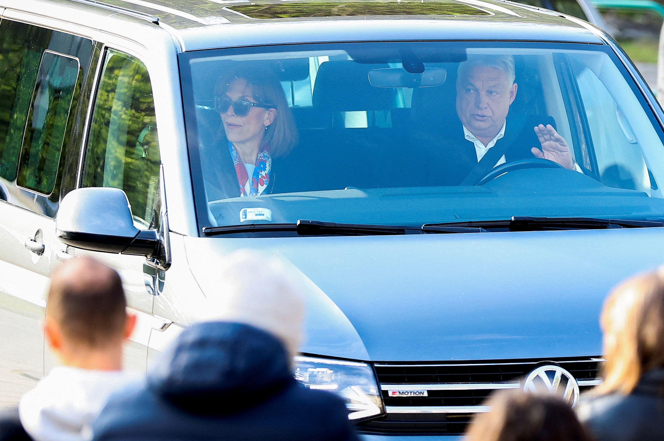 Mađarski premijer Viktor Orban dolazi na glasačko mesto u Budimpešti, 12. april 2026.