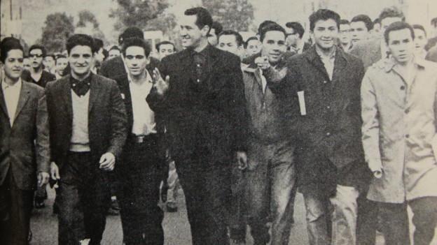 Una imagen de su época de capellán de la Universidad Nacional.