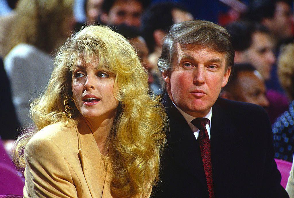 El presidente de EE. UU., Donald Trump, fotografiado en el Madison Square Garden mientras asistía a un partido de baloncesto de los New York Knicks.