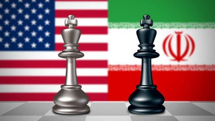 الحرس الثوري الإيراني يلّوح بـ "إخضاع كابلات الألياف الضوئية في مضيق هرمز لنظام تصاريح" 