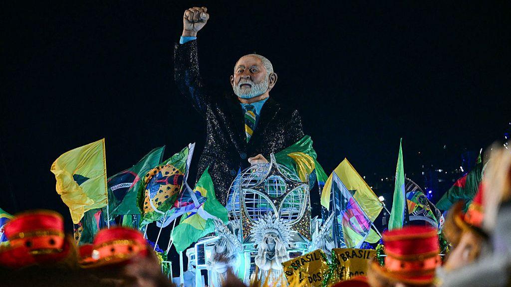 Float featuring Brazils Lula comes last at Rio Carnival