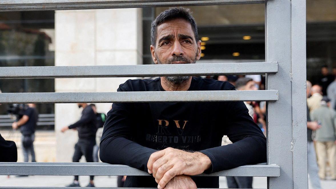 Palestinac u Ramali na Zapadnoj obali čeka sina da bude pušten iz izraelskog zatvora