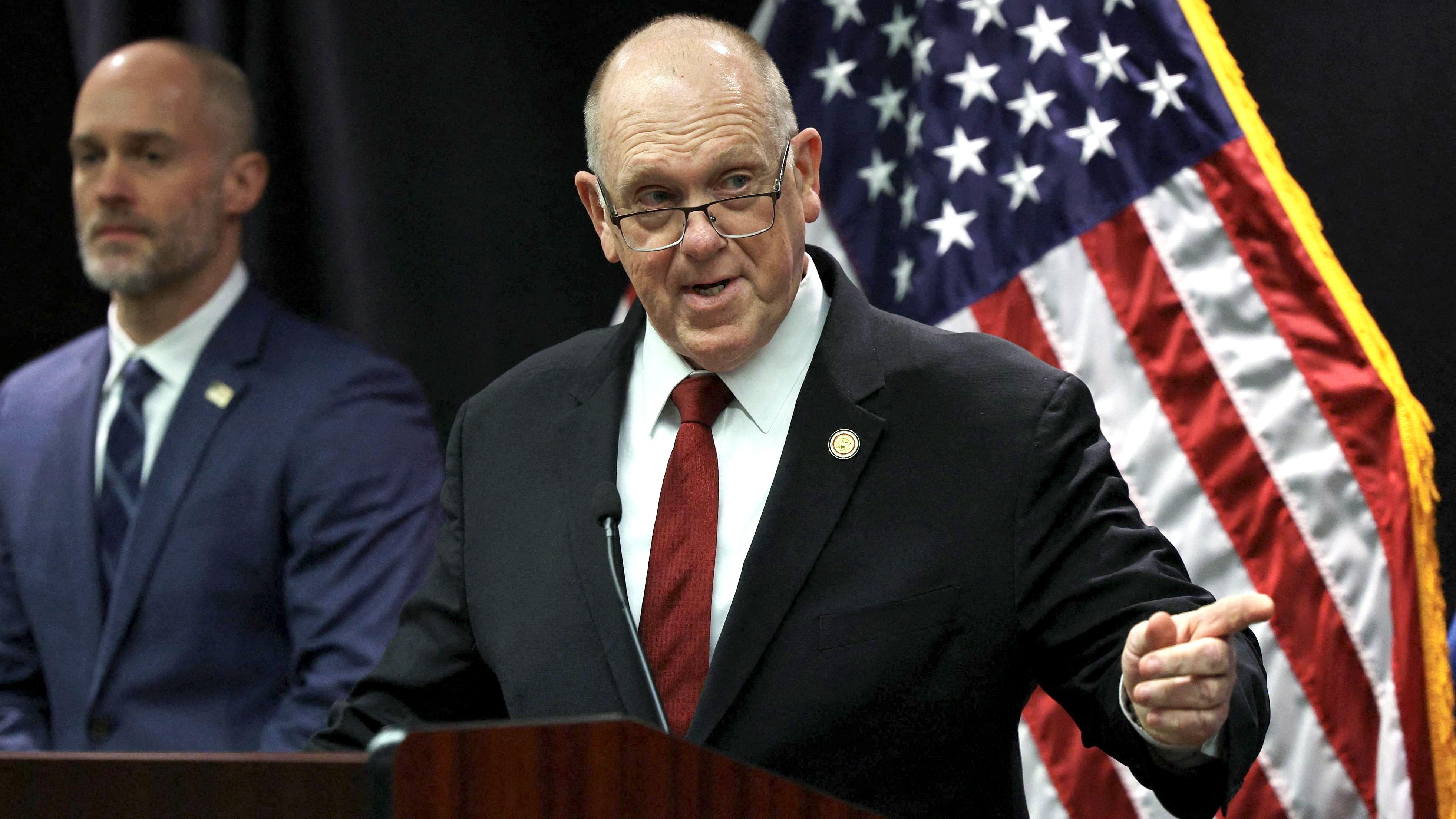 Trump administration withdrawing 700 federal agents from Minnesota