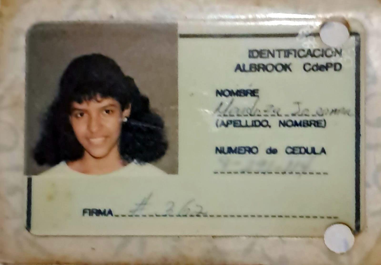 Documento de identificación de Jovana para ingresar a Albrook.