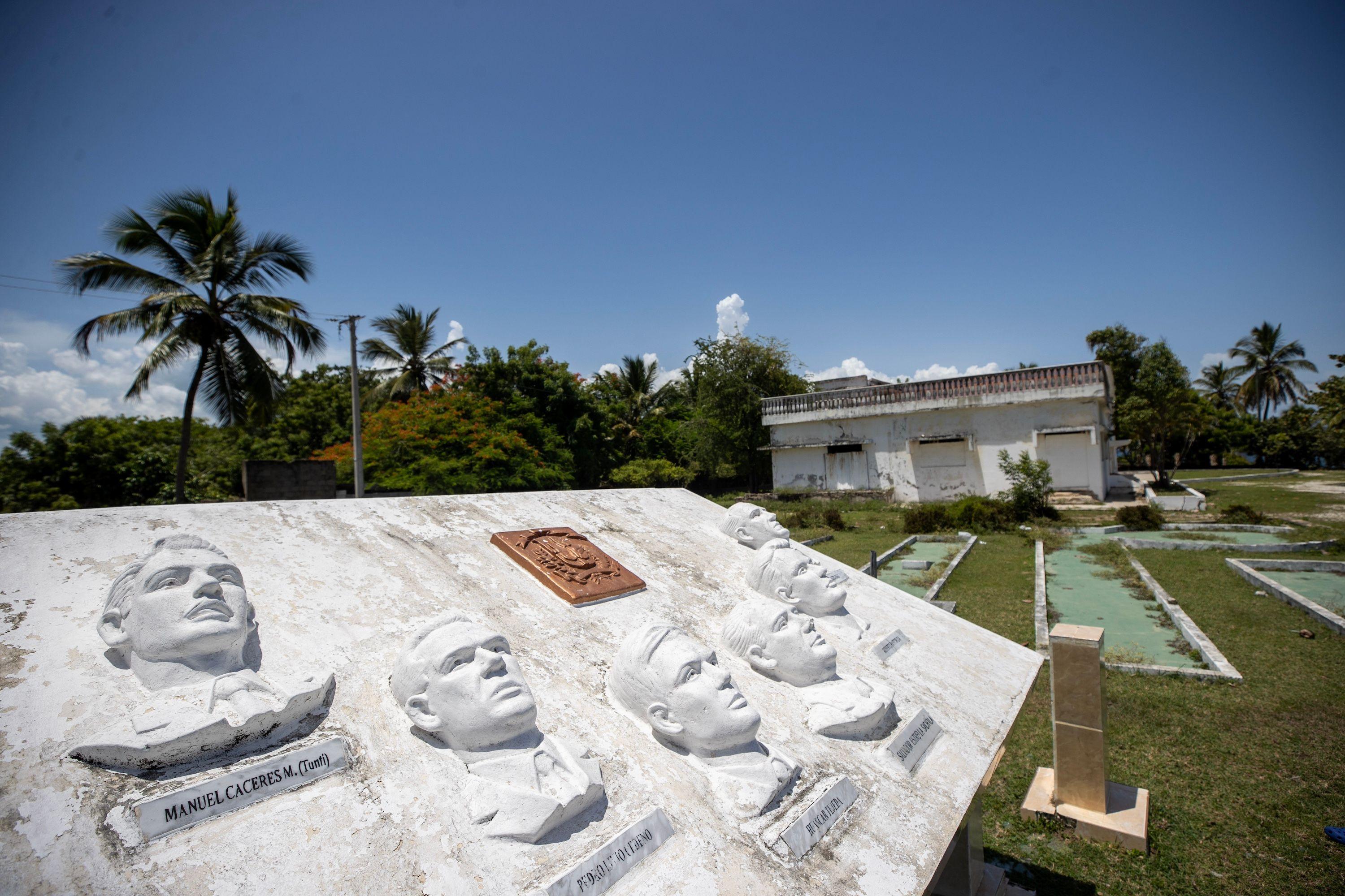 Monumento a los hombres que asesinaron a Trujillo en 1961 en la Hacienda María. 