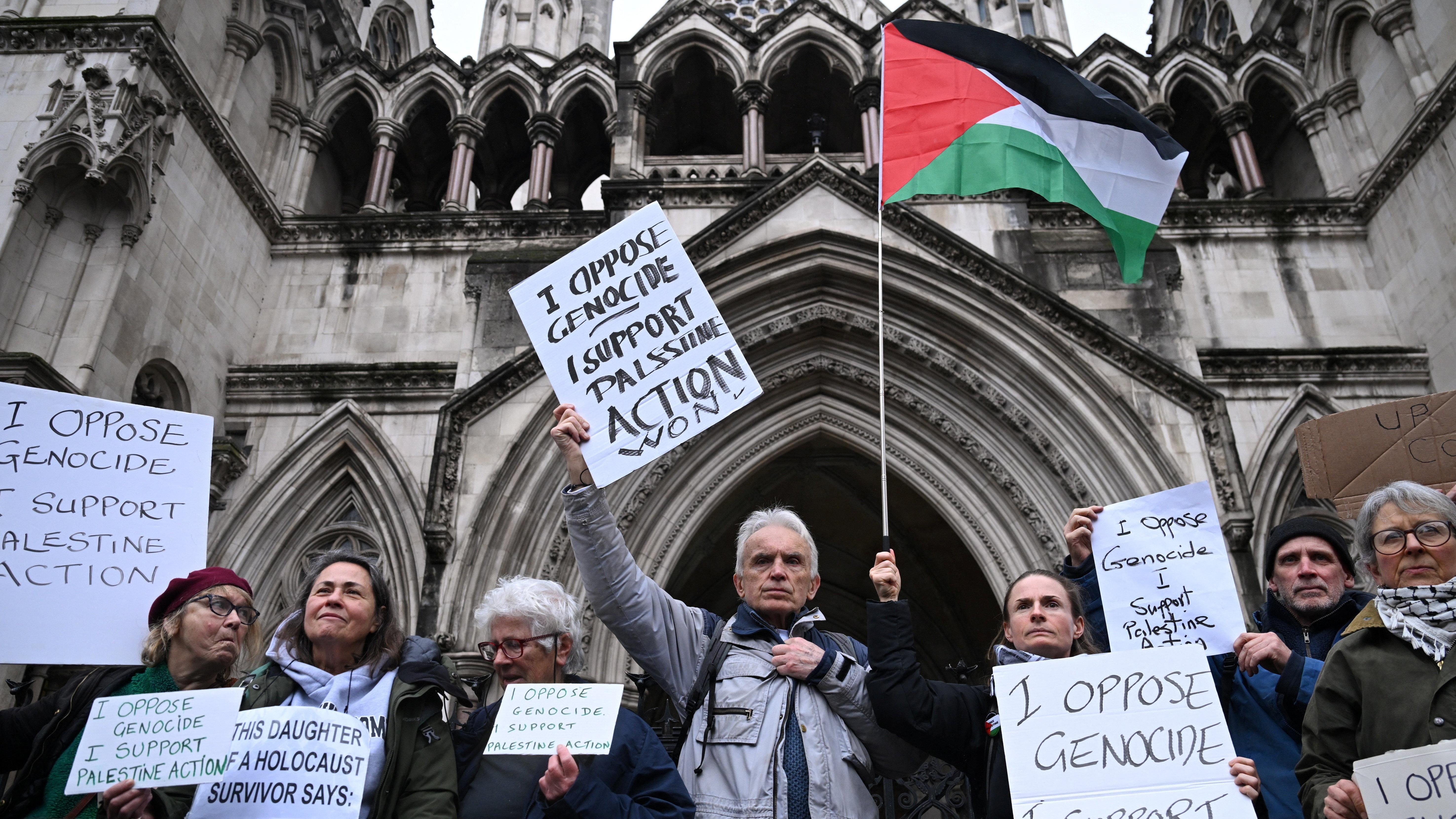 المحكمة العليا البريطانية تقضي بعدم قانونية حظر منظمة "فلسطين آكشن"، والحكومة تعتزم استئناف القرار