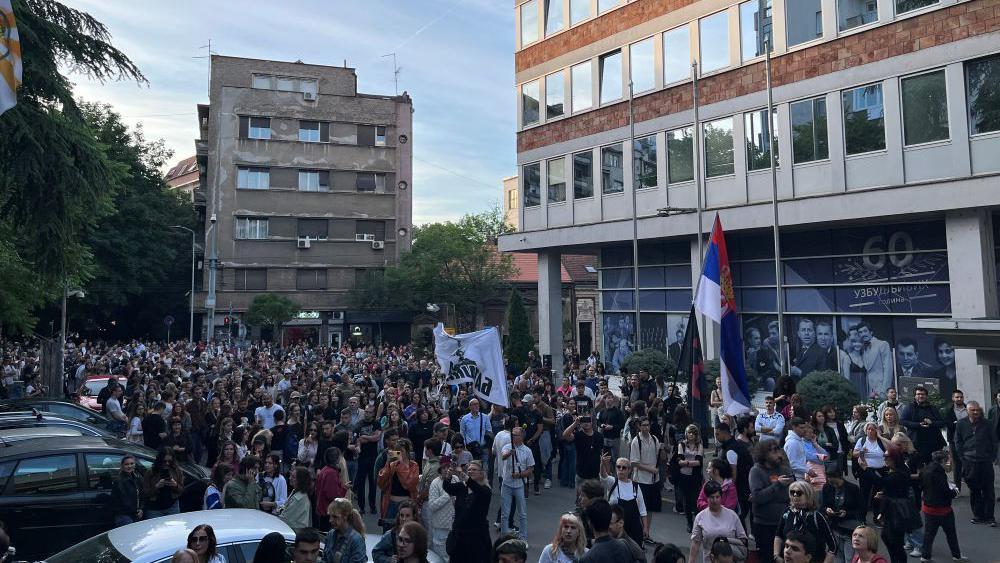 Protest ispred Radio-televizije Srbije