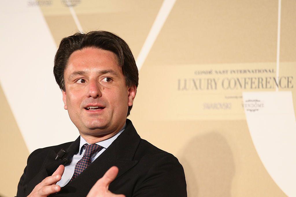 ایغمیز کا شمار دنیا کی بڑی فیشن کمپنیوں میں ہوتا ہے اور ایکسل ڈومس اس کے چیف ایگزیکٹو آفیسر ہیں