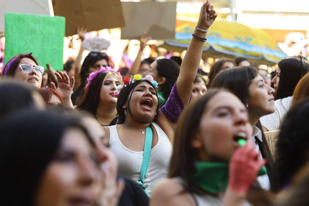 Mujeres en una manifestación del Día de las Mujeres en Chile.