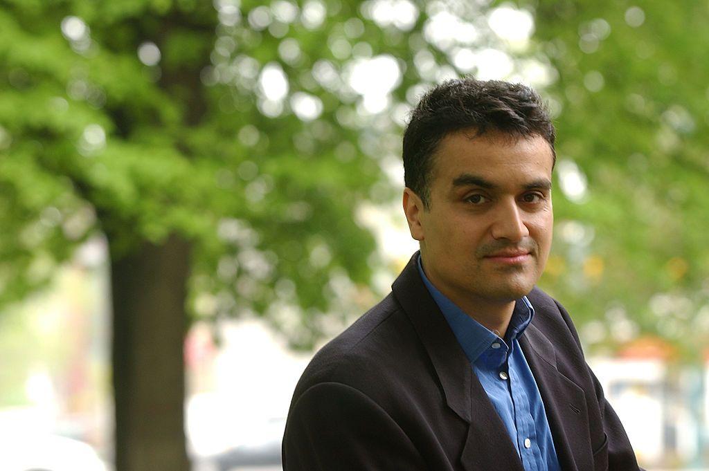 الكاتب الكندي كارل أونوريه