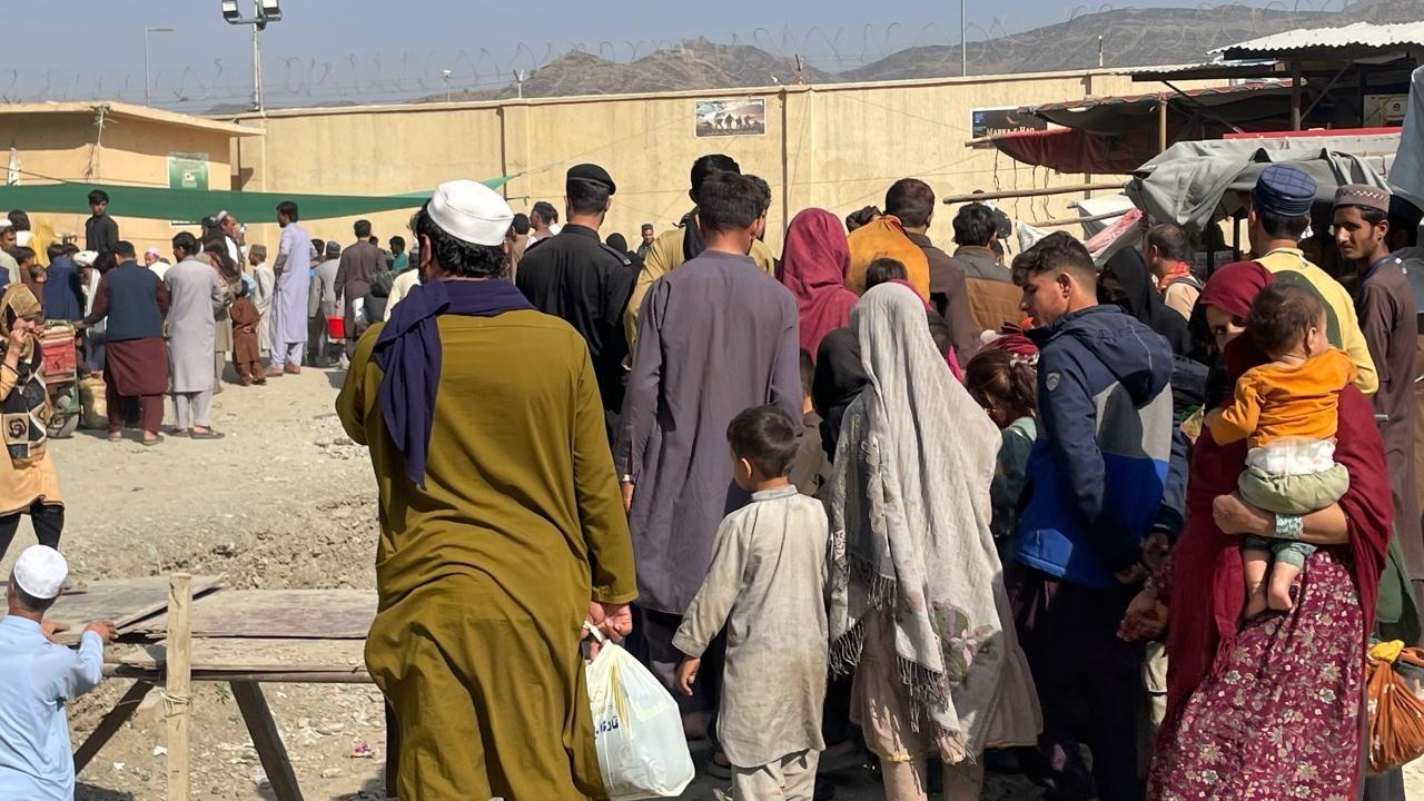 سرحد پر پھنسے افغان باشندے