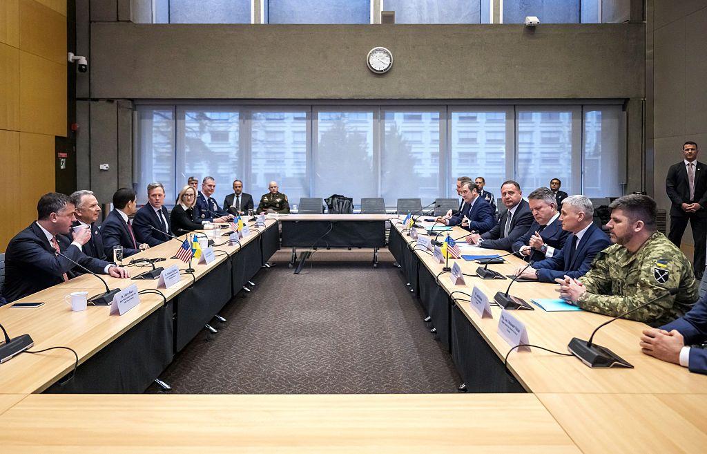 Altos funcionarios de EE.UU. y Ucrania participan en un encuentro bilateral en Ginebra